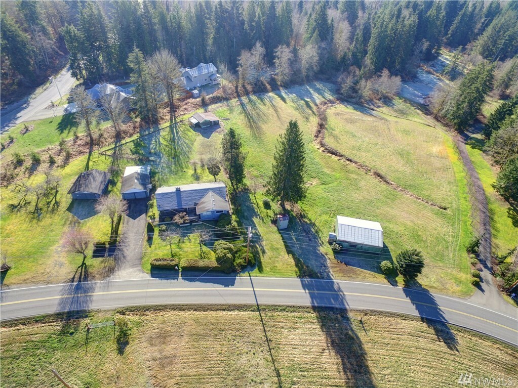 Property Photo:  3517 Newberg Rd  WA 98290 