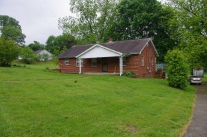 Property Photo:  1407 Francis Rd  TN 37919 