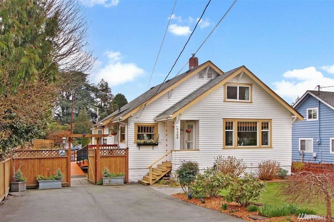 Property Photo:  5803 Lowell Rd  WA 98203 