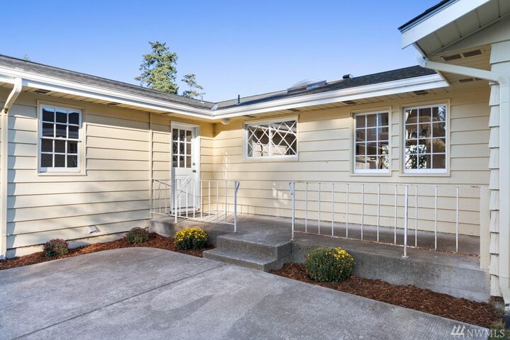 1180  Elwha Street  Oak Harbor WA 98277 photo