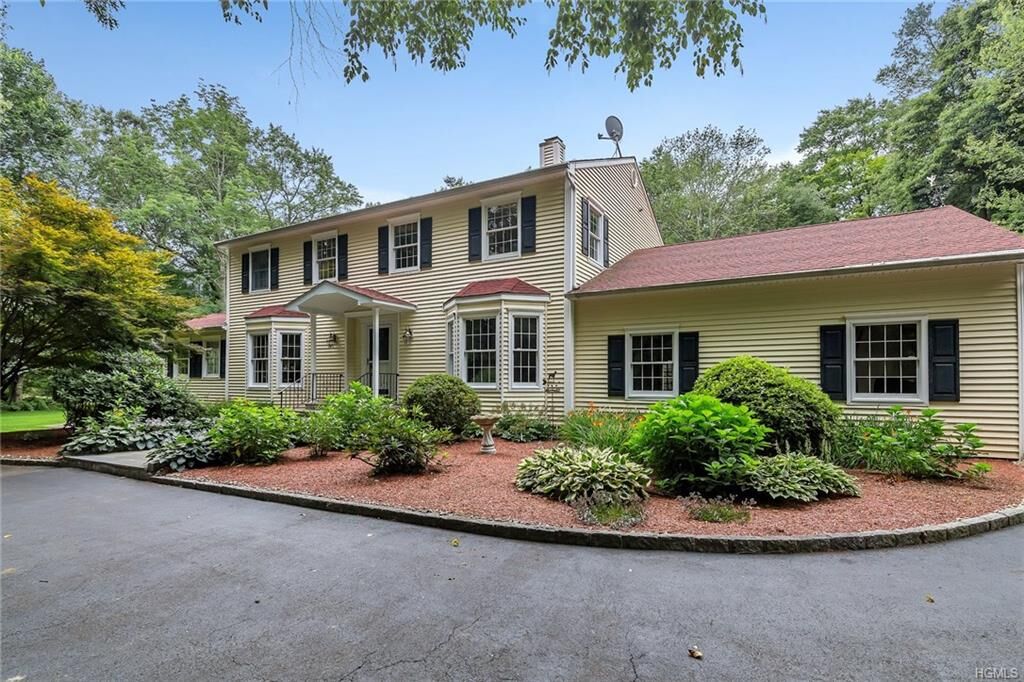 Property Photo: 371 Birdsall Drive NY 10598