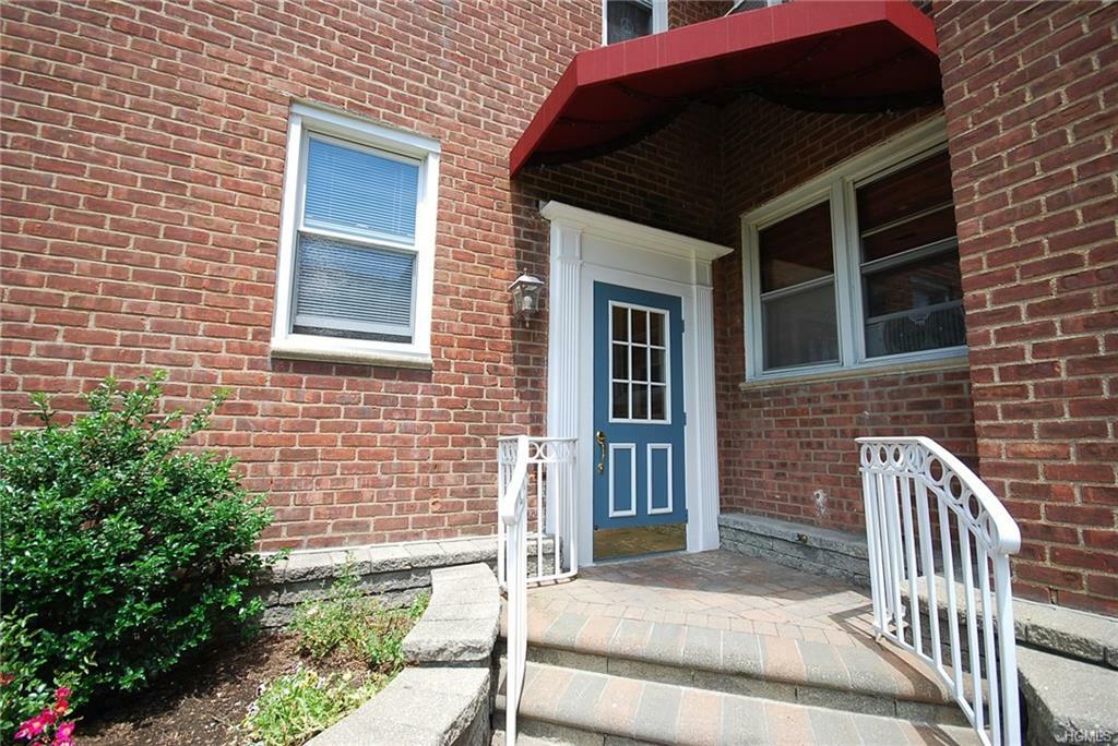 Property Photo:  13 Bryant Crescent 2B  NY 10605 