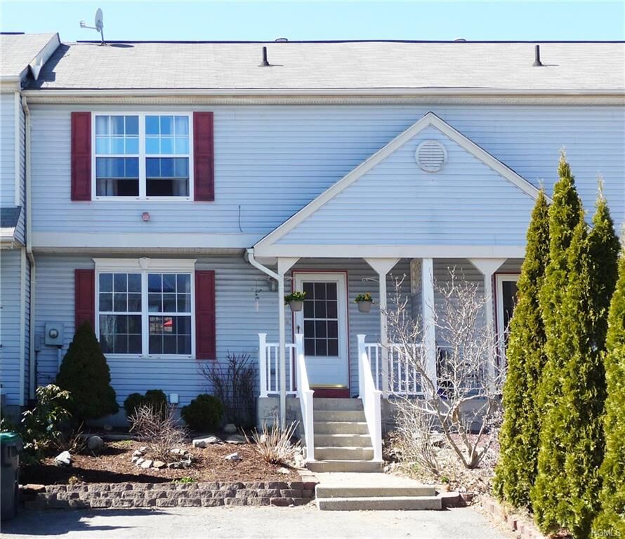 Property Photo:  5 Marian Court  NY 10990 