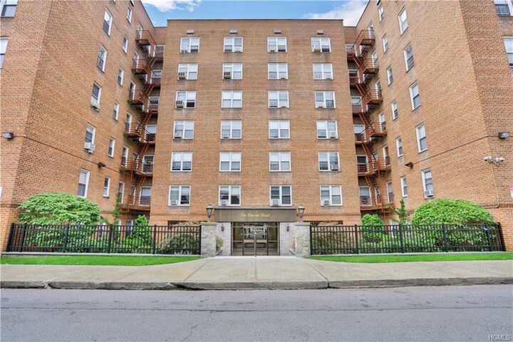 1 Vincent Road 2I  Bronxville NY 10708 photo