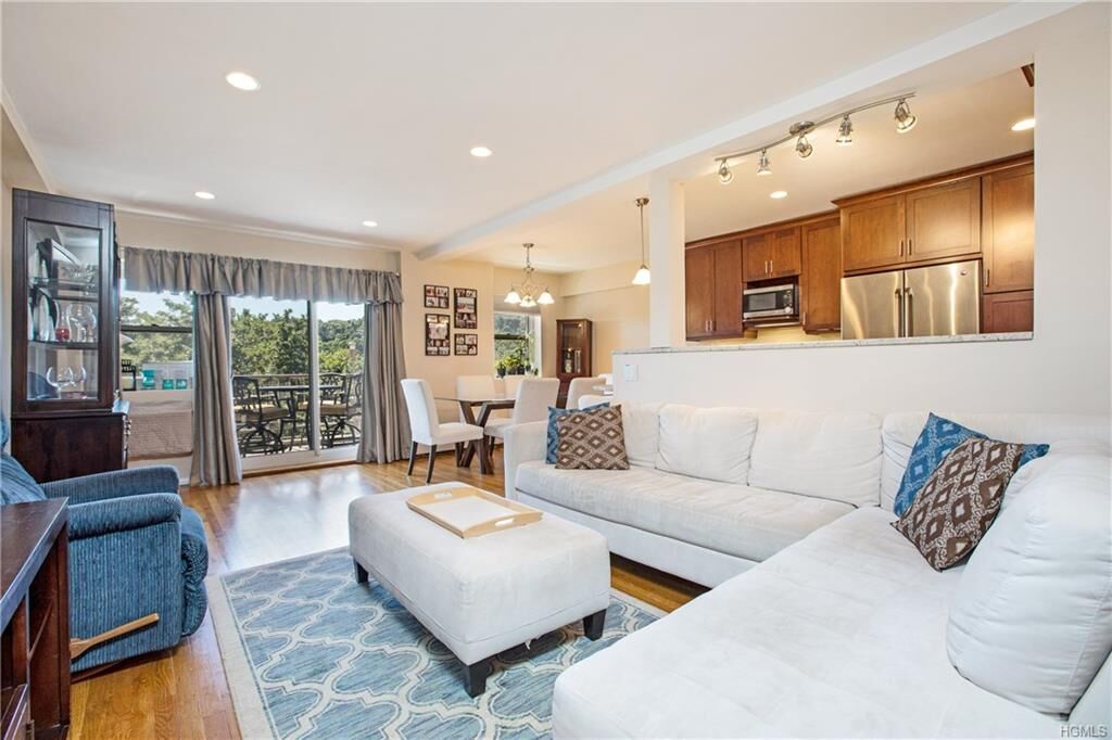 Property Photo:  80 E Hartsdale Avenue 520  NY 10530 