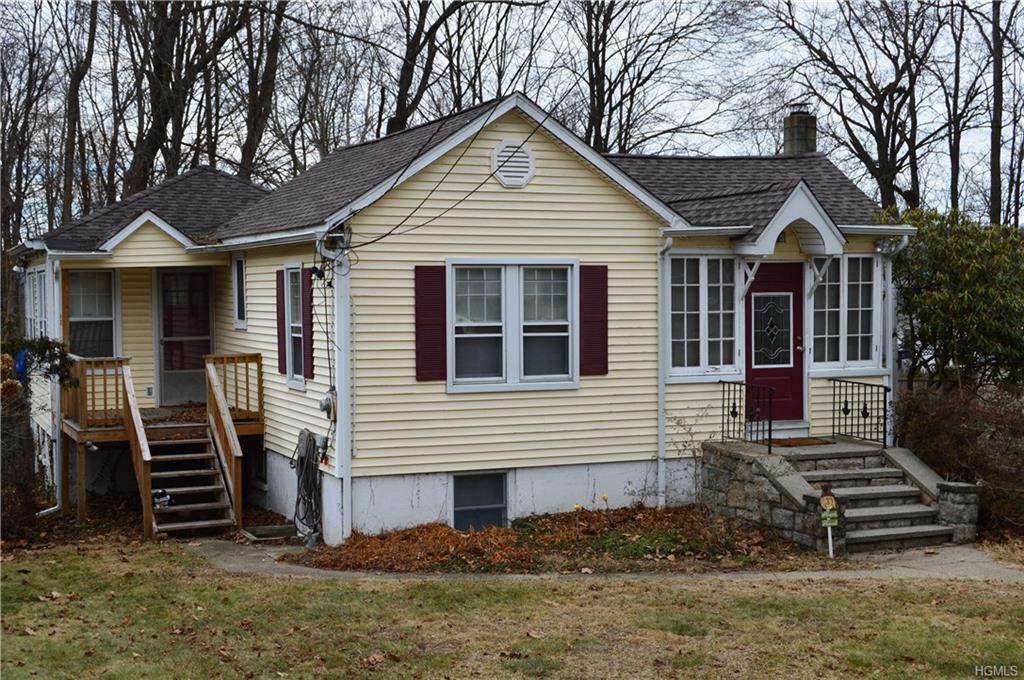 Property Photo:  23 Hollowbrook Court  NY 10567 