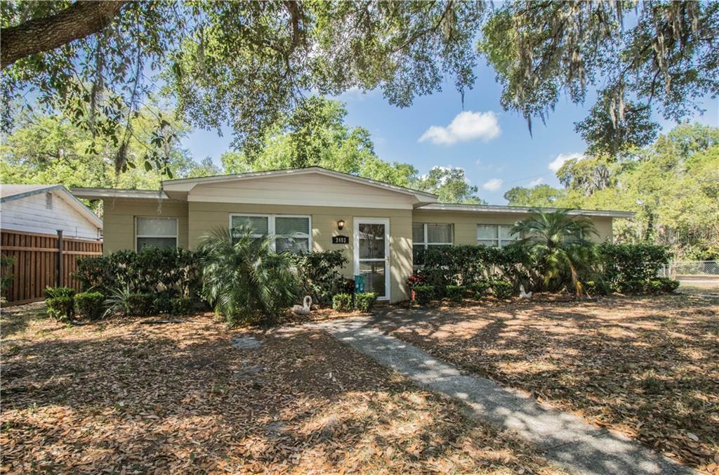 Property Photo: 2403 S Lincoln Avenue FL 33803