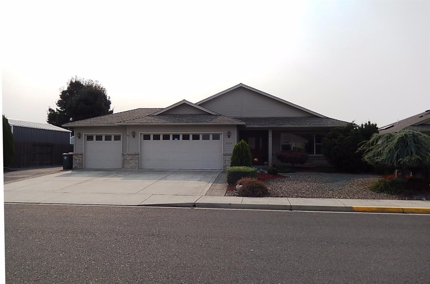 Property Photo: 2598 Rabun Way OR 97502