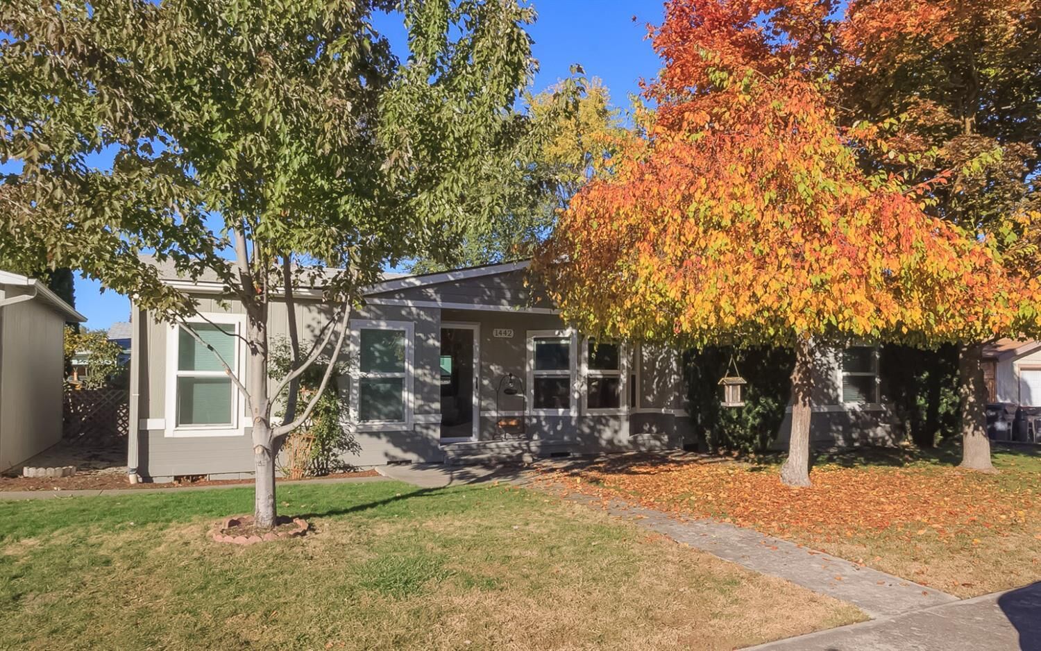 Property Photo: 1442 Brentcrest Drive OR 97501