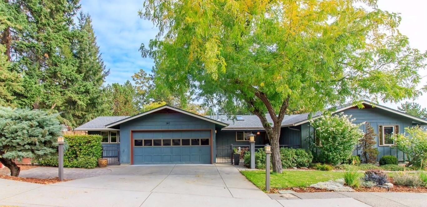 Property Photo: 140 W F Street OR 97530