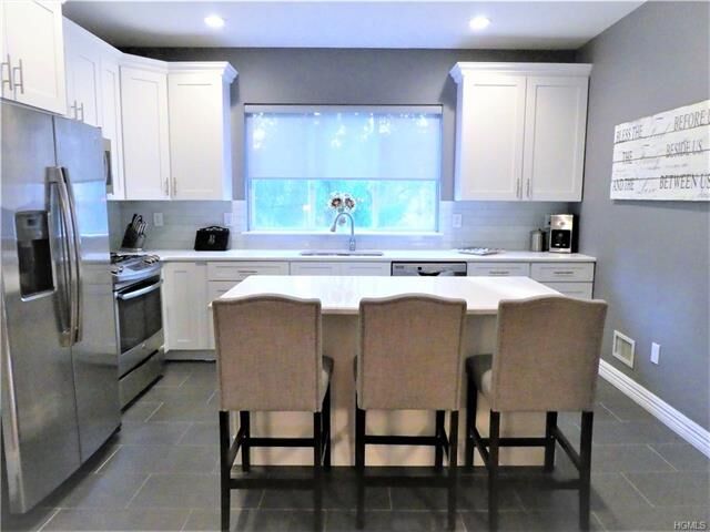 Property Photo:  320 Arlington Court  NY 10954 