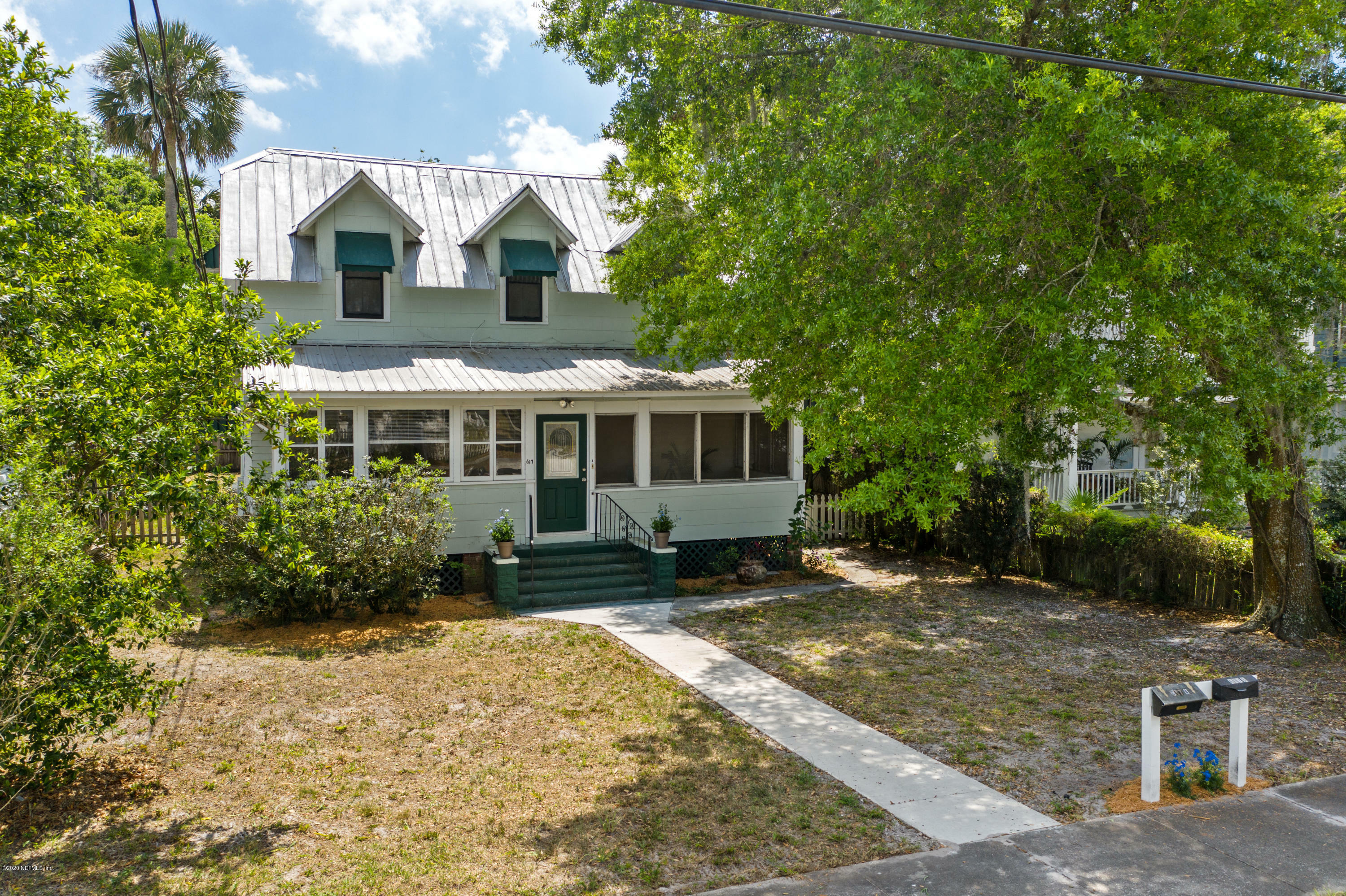 Property Photo:  617 Kirby Street  FL 32177 