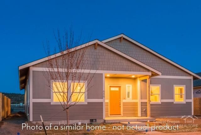 Property Photo:  686 NE Piston Way  OR 97754 