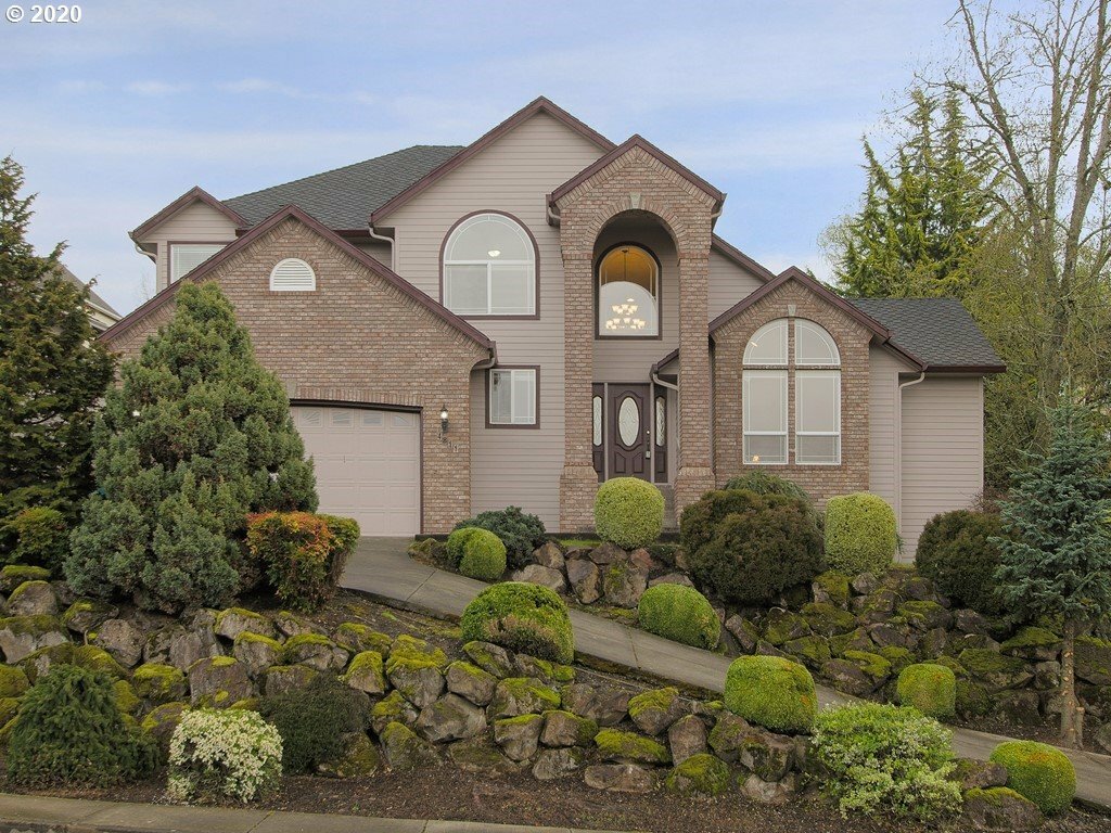 Property Photo:  928 NW Grand Ridge Dr  WA 98607 