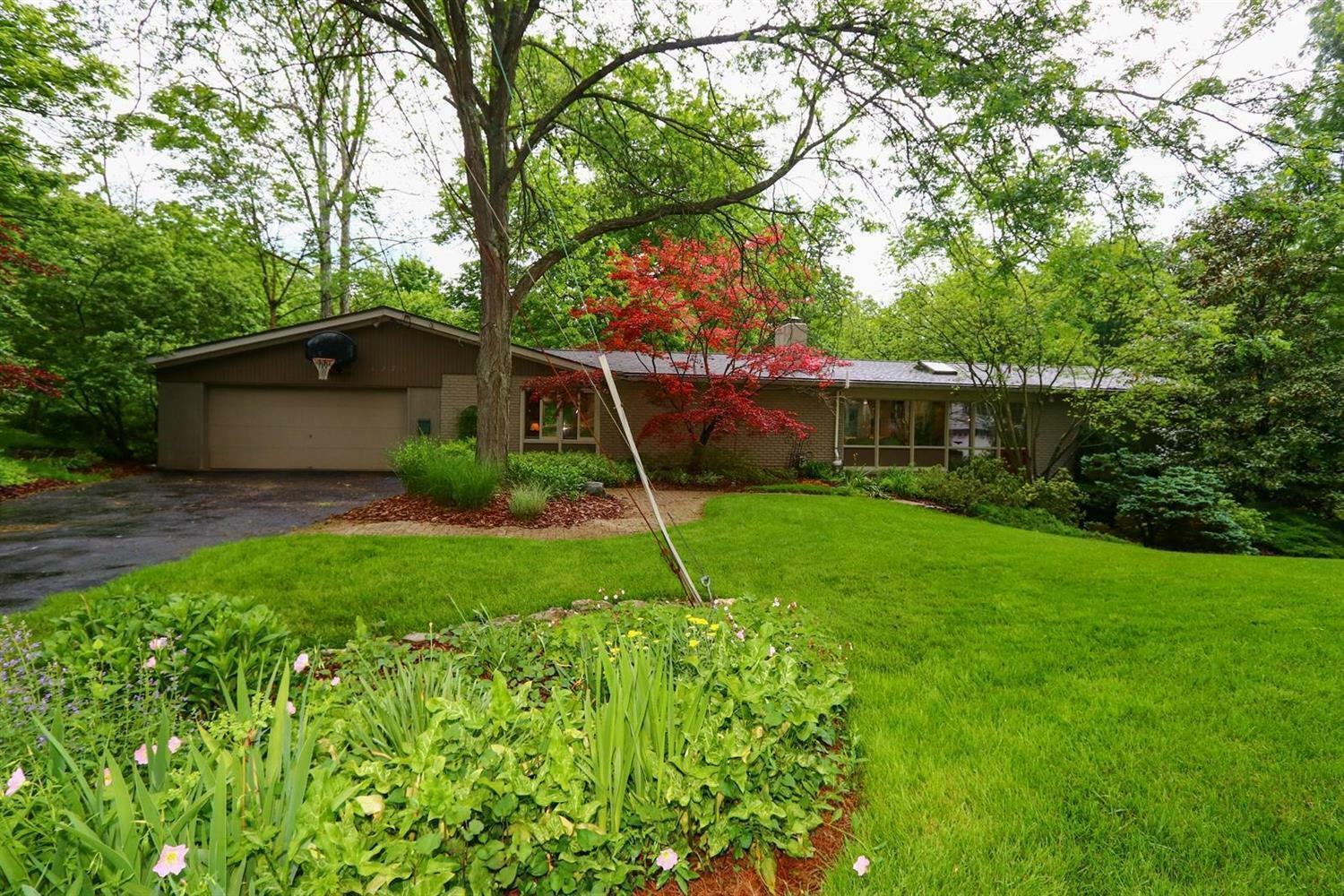 Property Photo:  1275 Forest Ct  OH 45215 