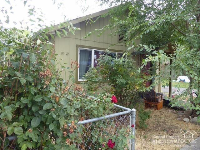 Property Photo: 306 3rd Avenue OR 97734