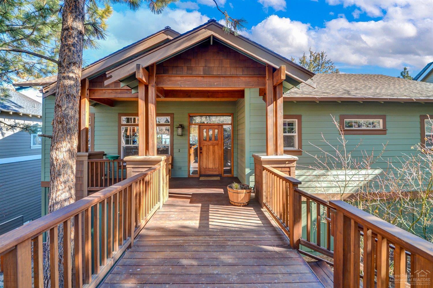 Property Photo: 3114 NW Colonial Drive OR 97703