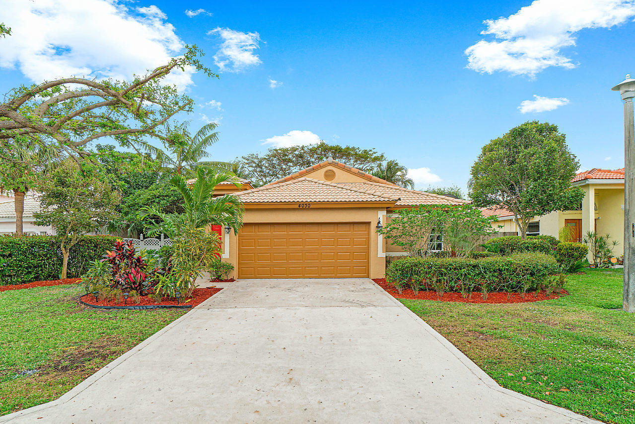 Property Photo:  4030 Laurelwood Lane  FL 33445 