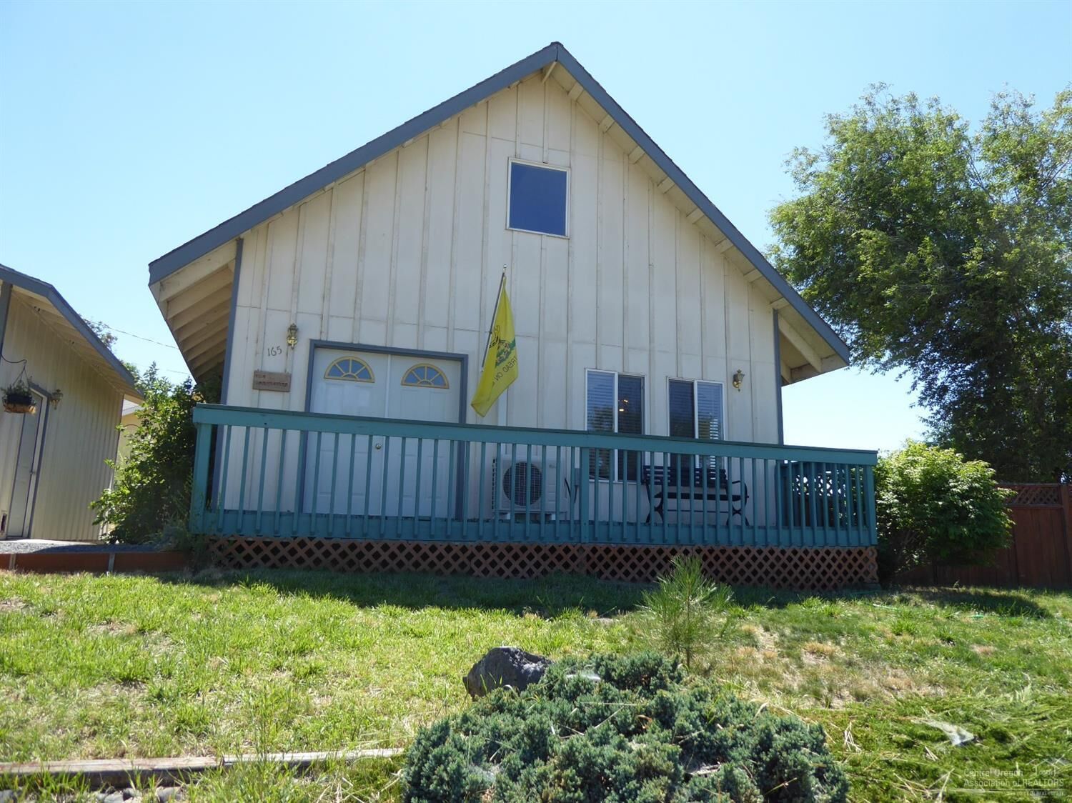 Property Photo:  165 SW I Street  OR 97741 