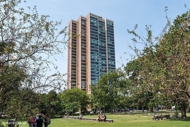 Property Photo: 1850 North Clark Street 1801 IL 60614