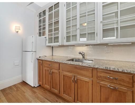 Property Photo: 1080 Beacon St 5A MA 02446