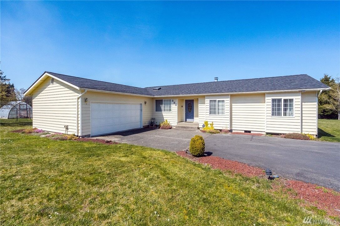 Property Photo:  888  King Road  WA 98596 