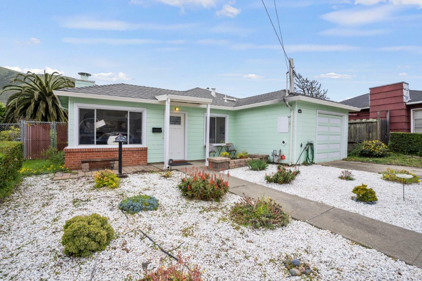 Property Photo:  452 Hemlock Avenue  CA 94080 