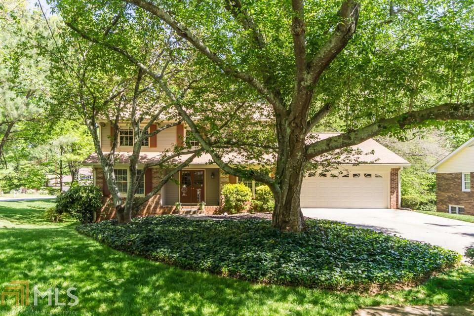 Property Photo: 4633 Stonehenge Dr GA 30360