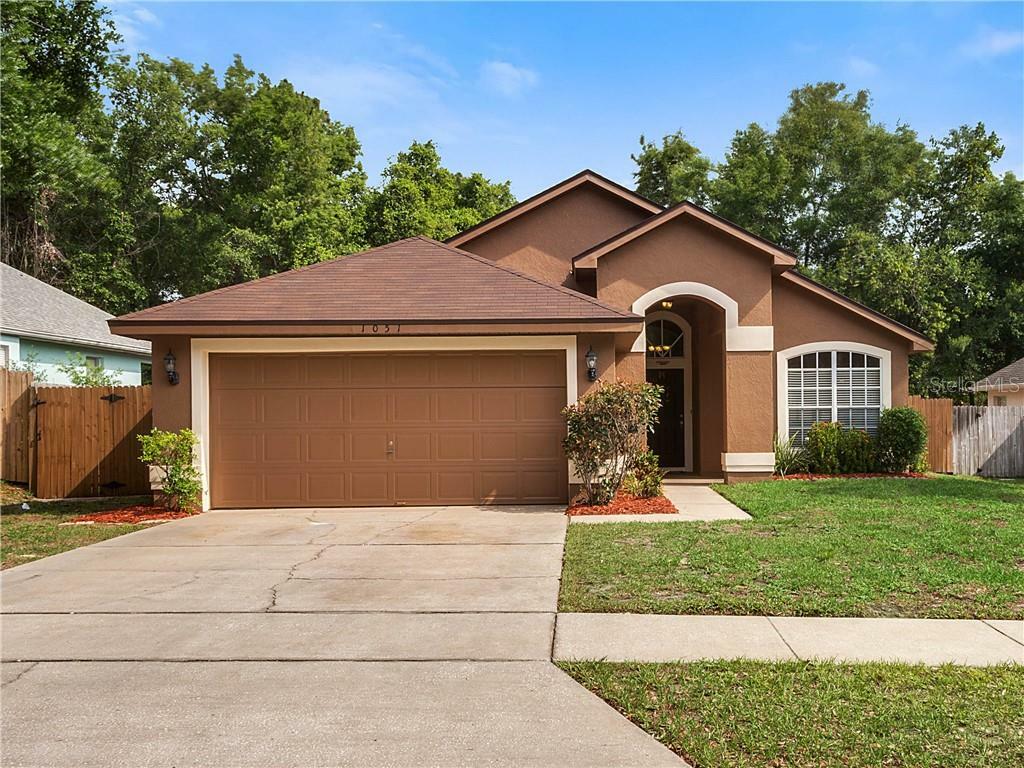 Property Photo: 1051 Royal Oaks Drive FL 32703