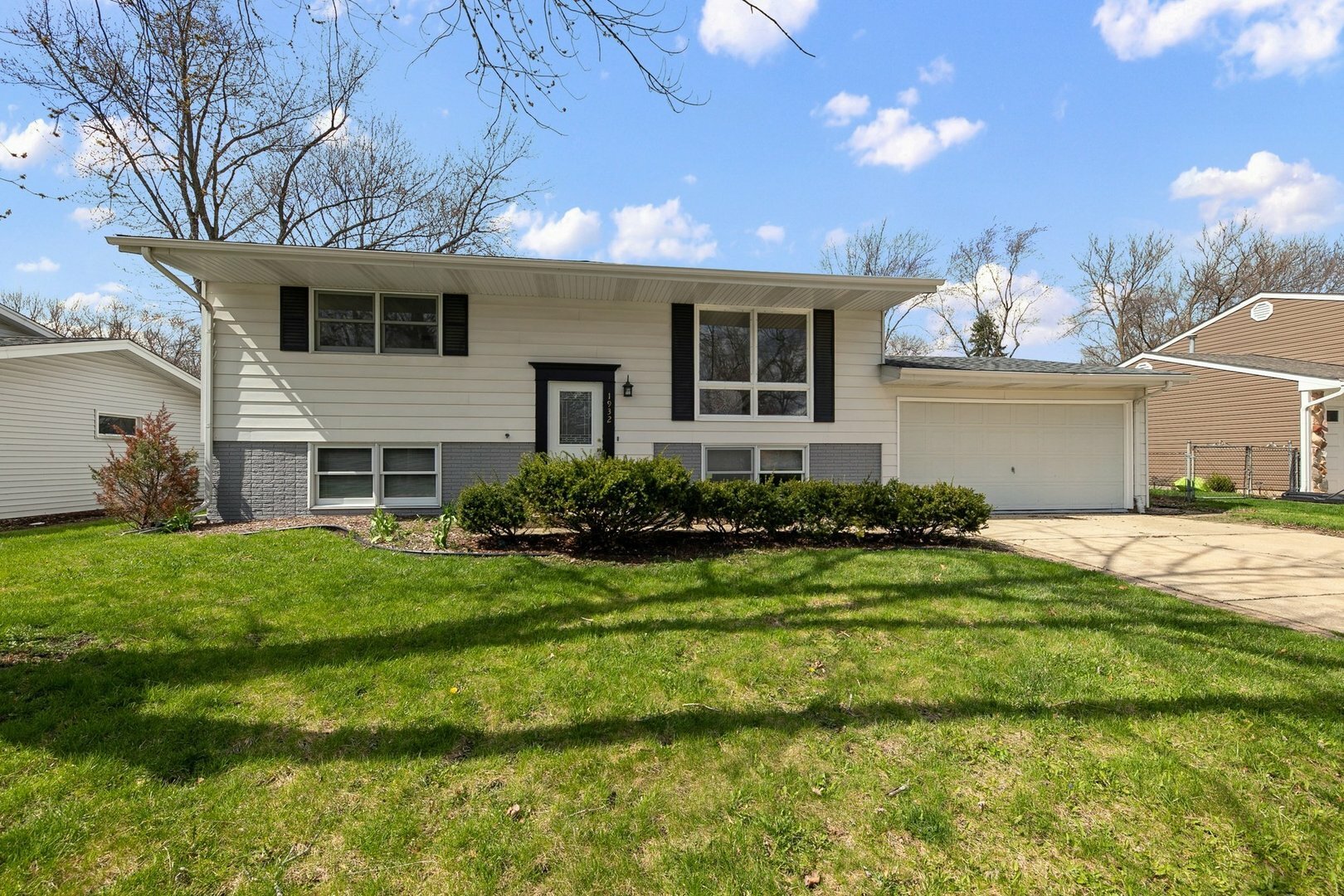 Property Photo:  1932 Forrest Boulevard  IL 60174 