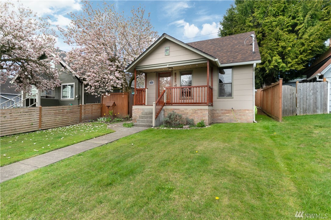 Property Photo:  4422 S 3rd Ave  WA 98203 