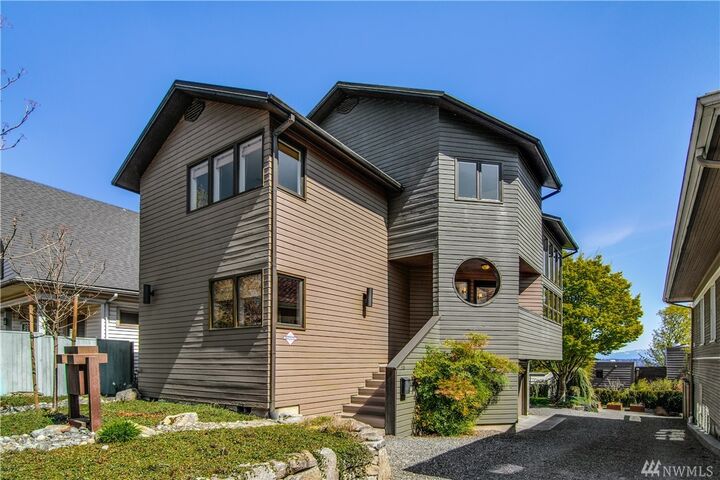 318  23rd Avenue E  Seattle WA 98112 photo