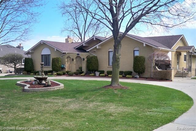 Property Photo:  39742 Saal Road  MI 48313 