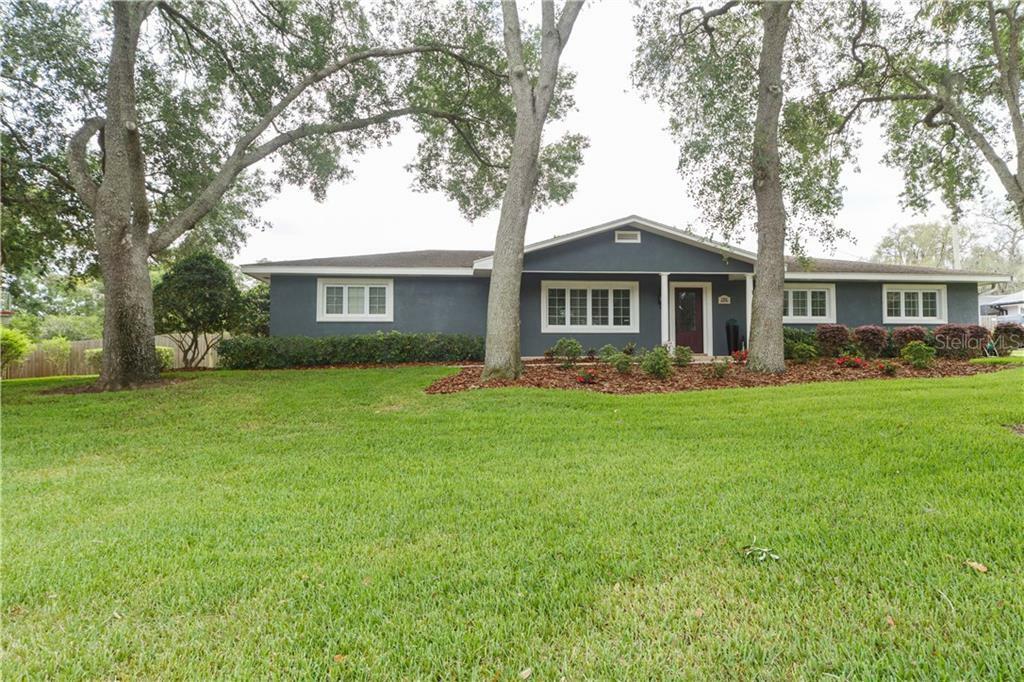 Property Photo:  1311 Estatewood Drive  FL 33510 