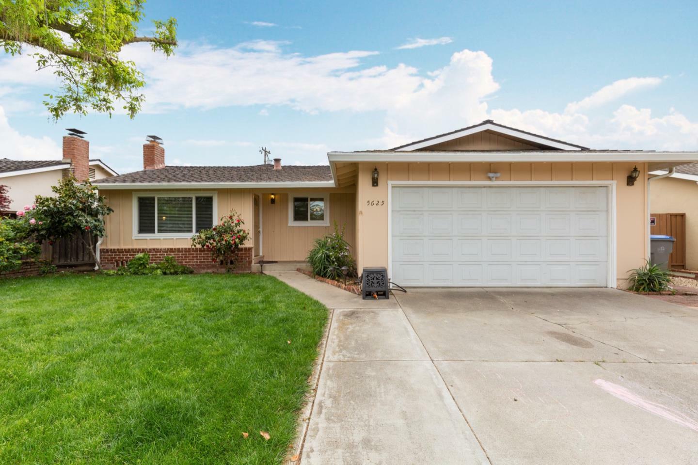 Property Photo: 5625 Coniston Way CA 95118