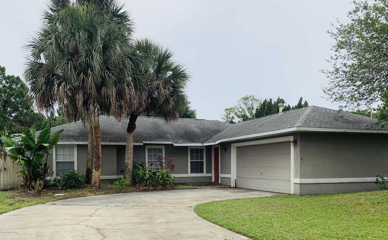 Property Photo: 1095 Woodsmere Parkway FL 32955
