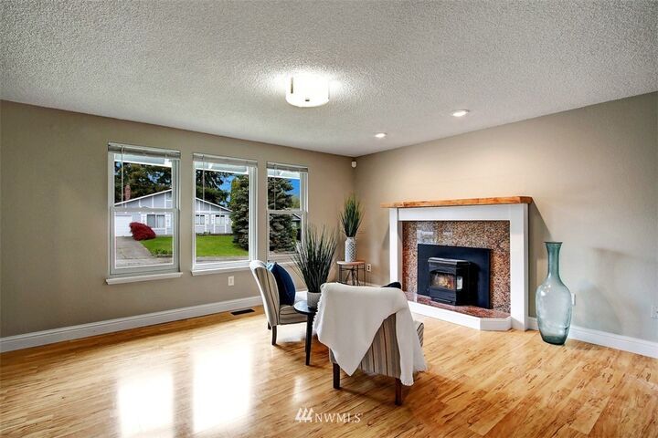 Property Photo: 703 20th Street WA 98290