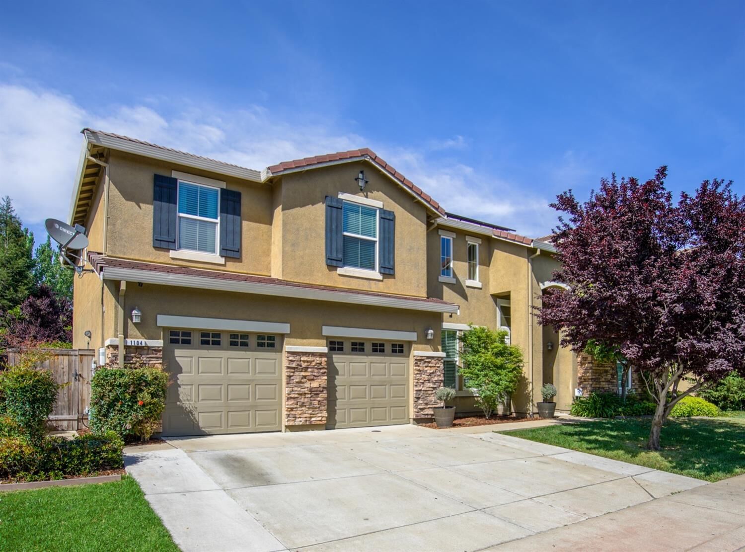 Property Photo: 1104 Southbridge Circle CA 95648