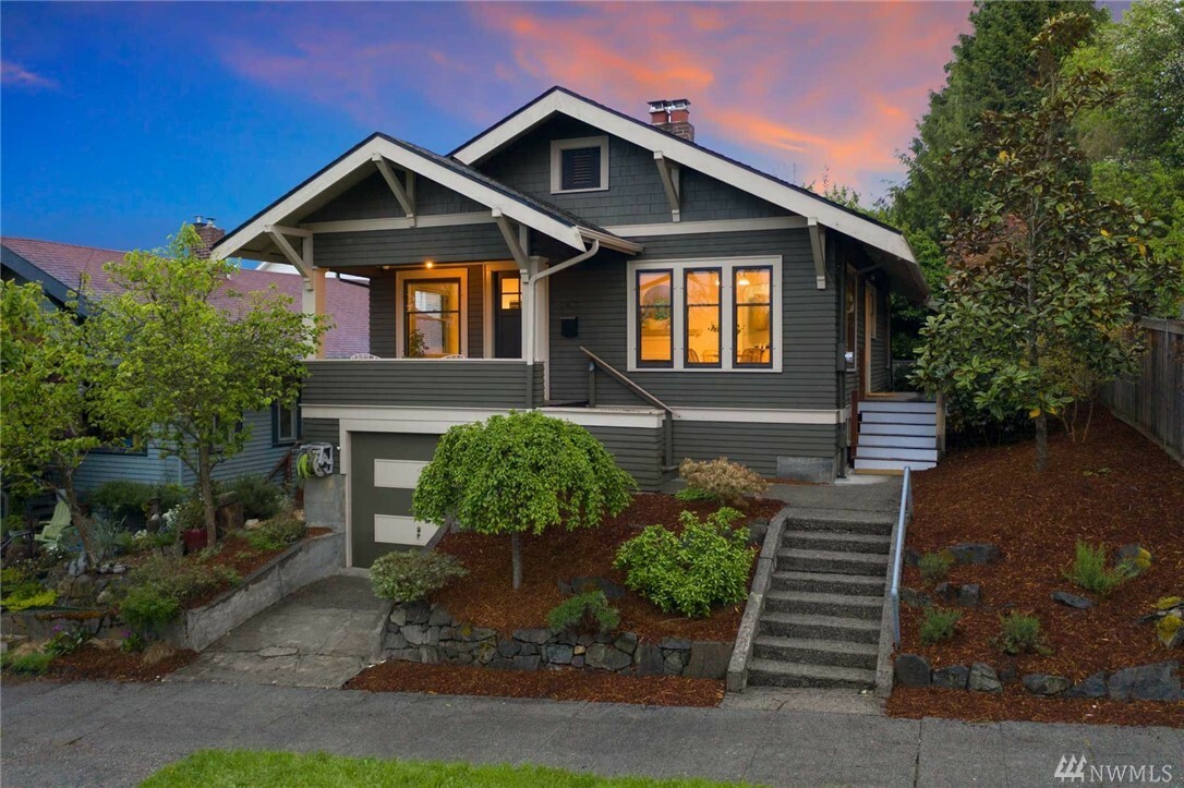 Property Photo:  1815 S Forest St  WA 98144 