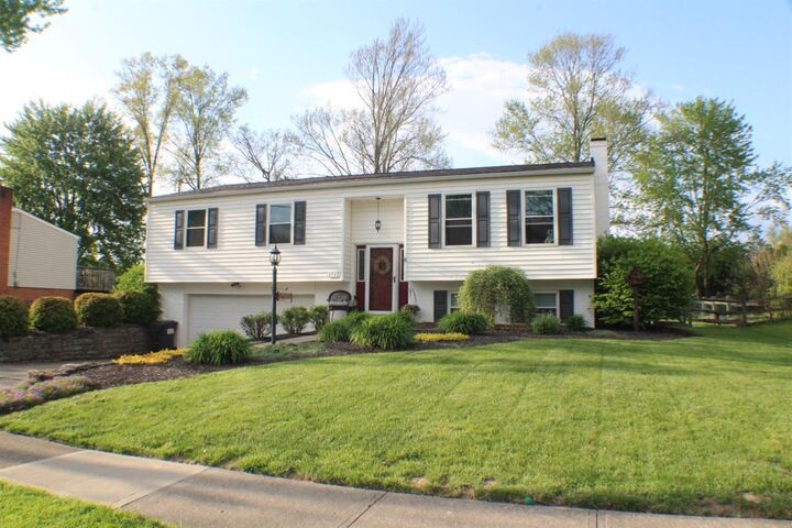 1712 Lindenhall Dr  Loveland OH 45140 photo