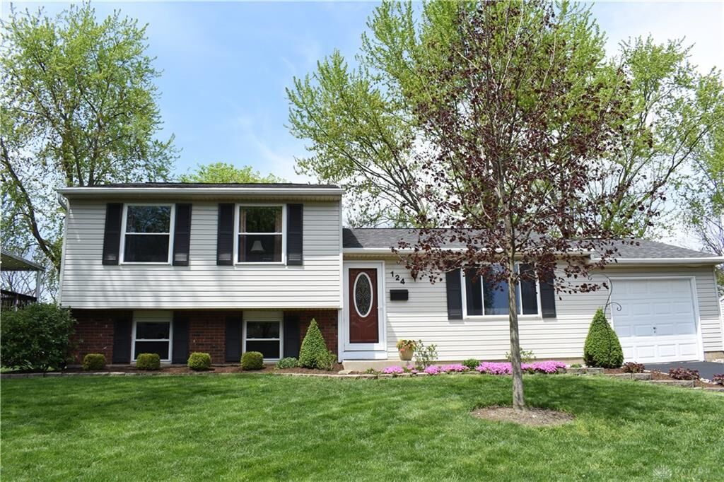 Property Photo: 124 Lexington Farm Road OH 45322