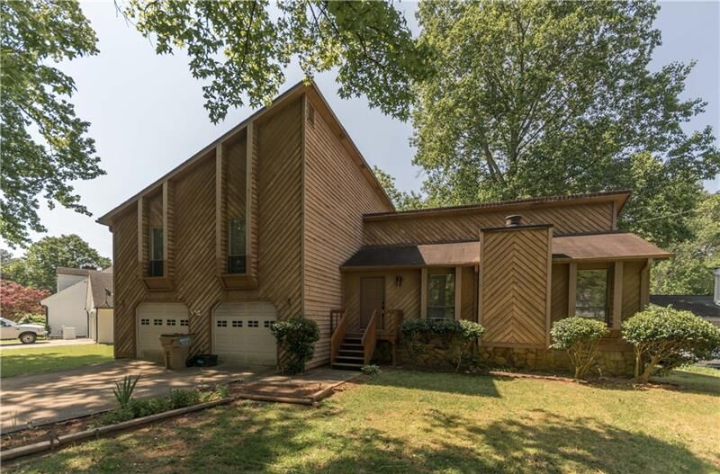 Property Photo:  6102 Rolling Way  GA 30093 