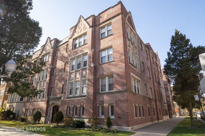 2607 West Rosemont Avenue A  Chicago IL 60659 photo