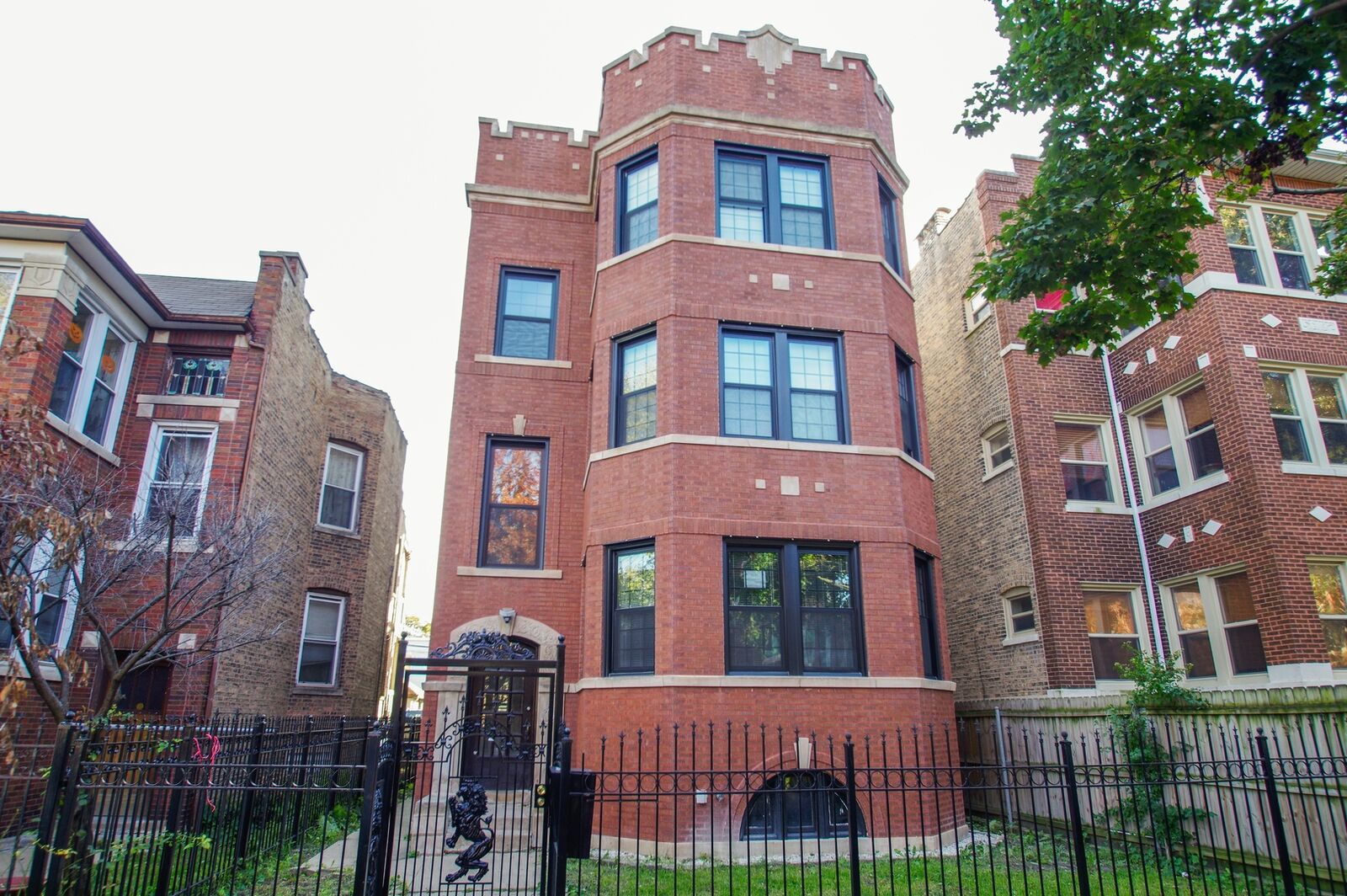Property Photo: 4731 North Monticello Avenue 1 IL 60625