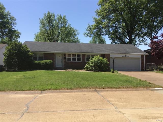 Property Photo:  6106 Willow Bend   63123 