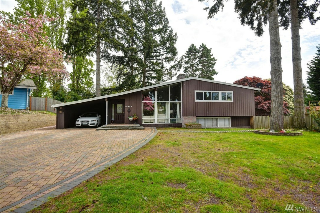 Property Photo:  15823 SE 5th Place  WA 98008 