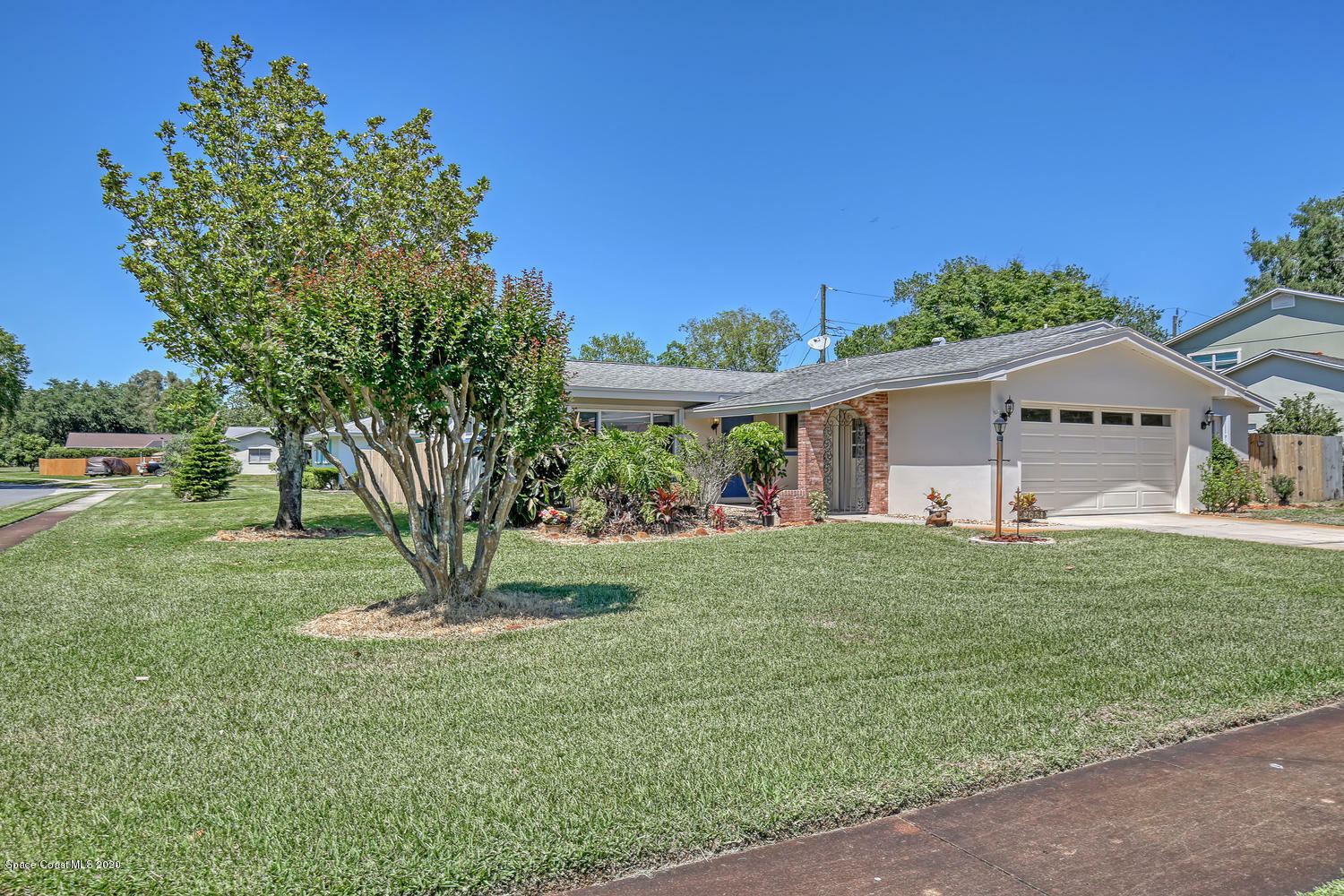 Property Photo:  2654 Cherrywood Lane  FL 32780 