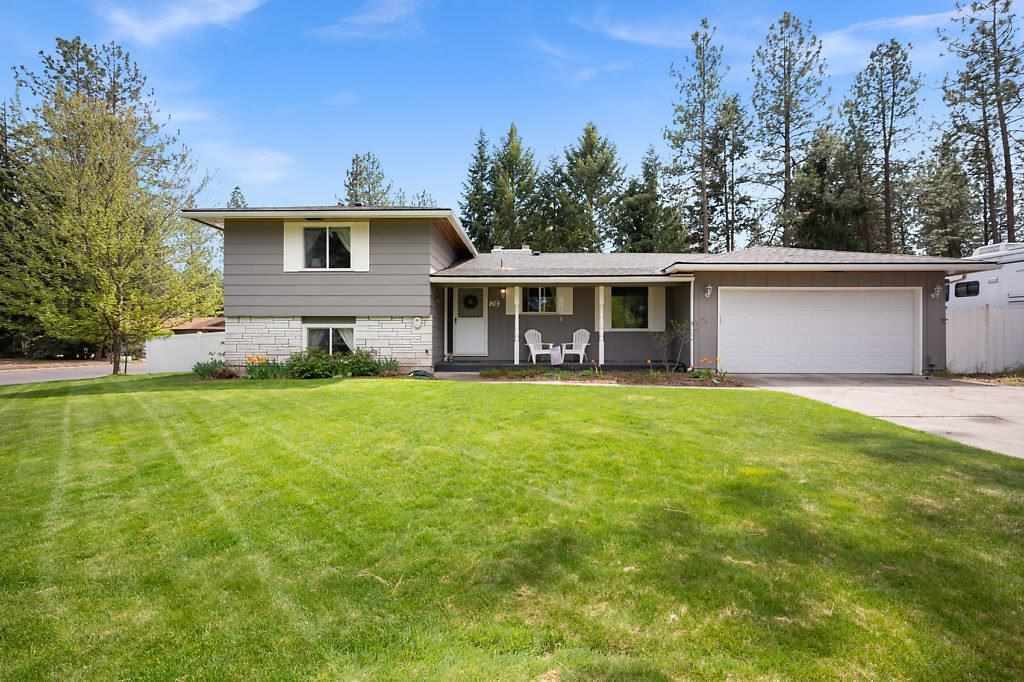 Property Photo: 9 W Brierwood Ave WA 99218-1926