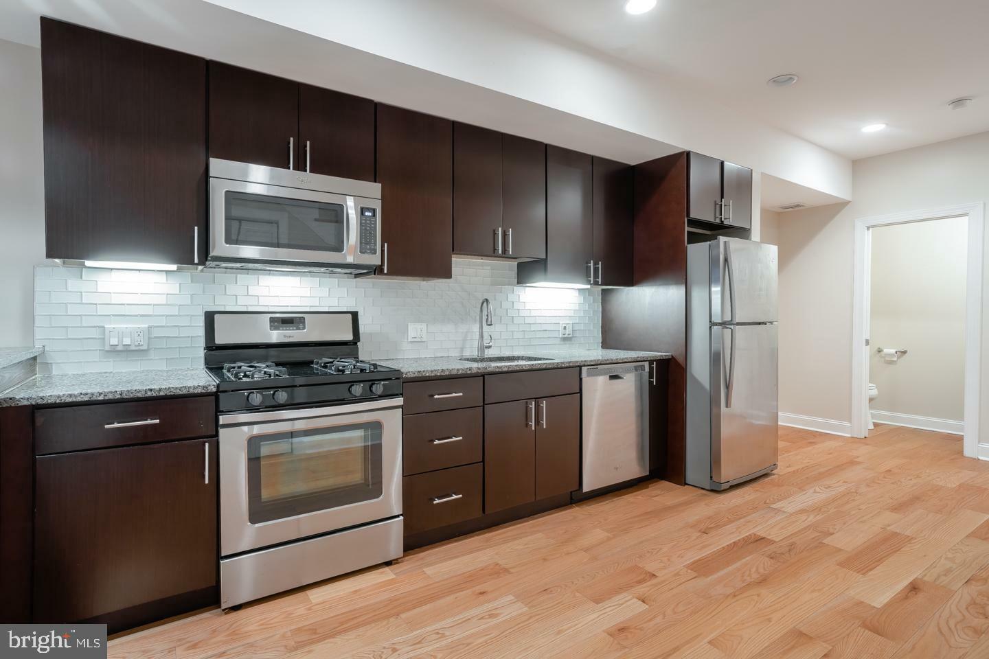 Property Photo:  724 N 3rd Street Unit 2F  PA 19123 