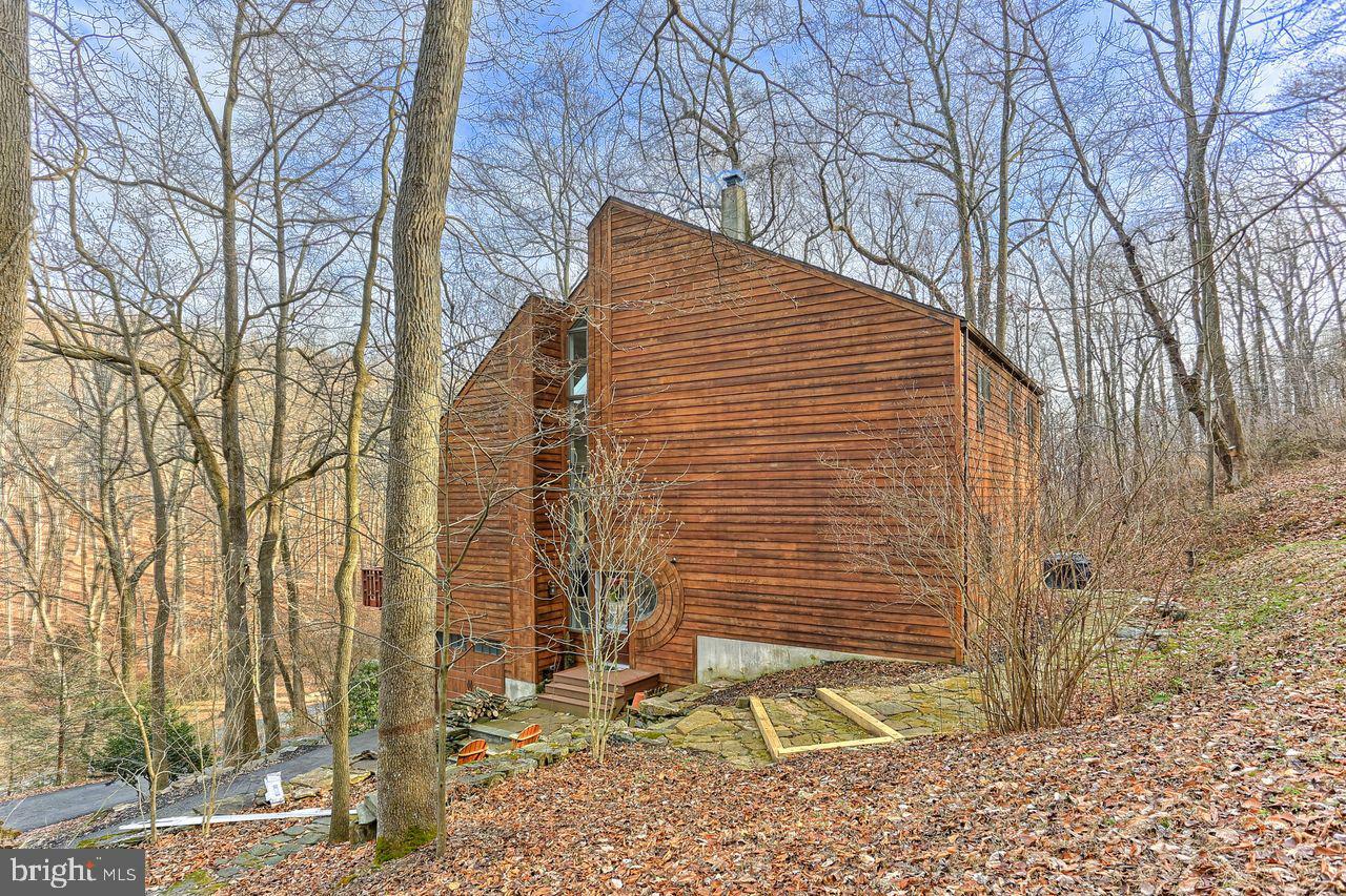 Property Photo:  690 Kendale Road  PA 17356 